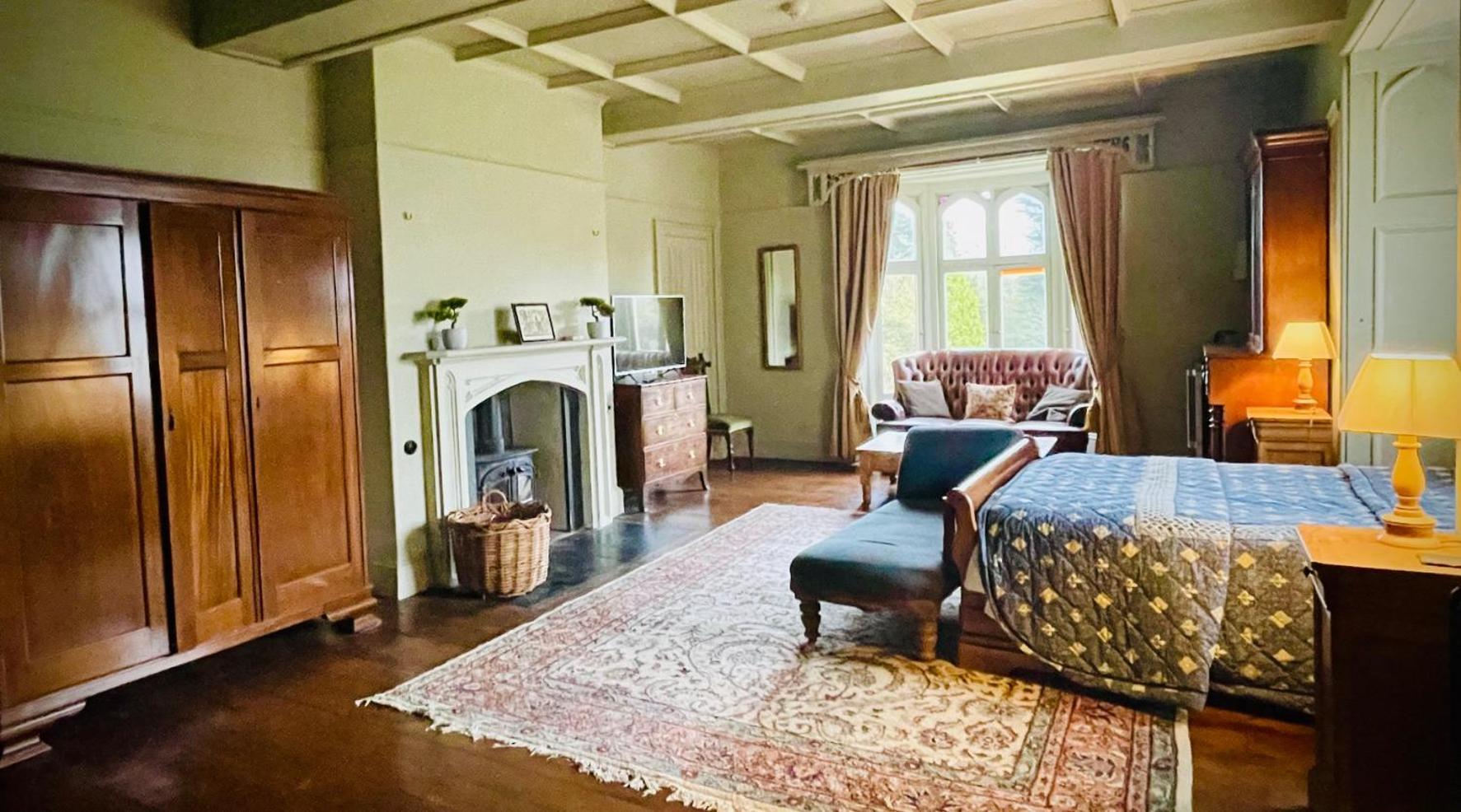 ويلشبول Llanerchydol Hall Suites المظهر الخارجي الصورة